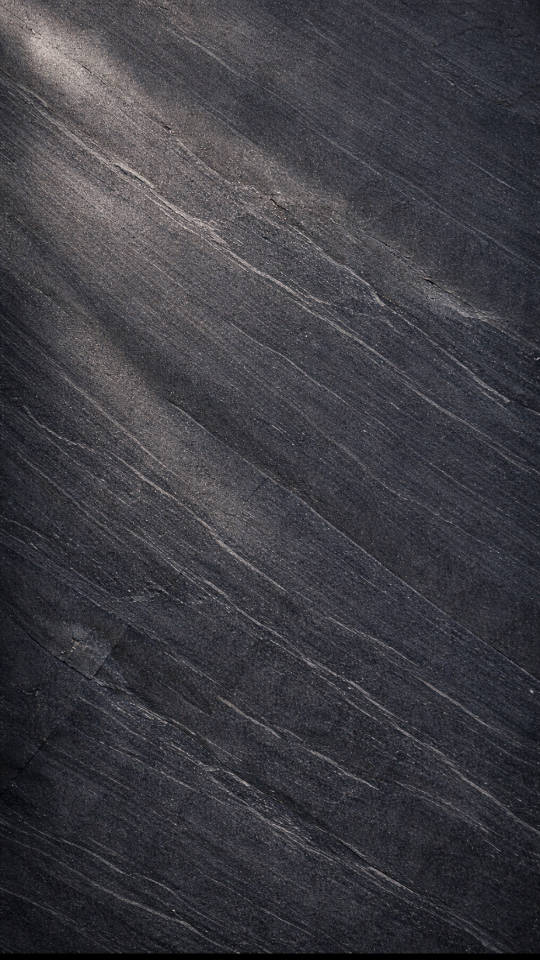 Texture ardoise naturelle aux strates fines et profondeur mate